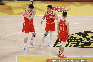 广厦与上海历史季后赛交手仅1次：21-22赛季半决赛 上海0-3广厦