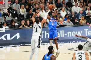 热度很高！NBA官方今日公布最佳阵容 相关词条冲上热搜榜前十
